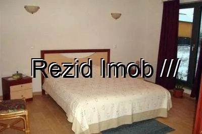 Vanzare vila exclusivista Crevedia cu 7491 mp teren - Imaginea 3