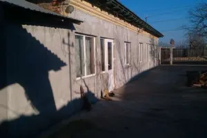 vand casa in com.Nanov