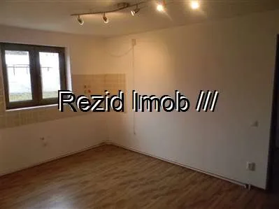 Vand vila P+M in Buftea 380 mp construiti + 1000 mp teren  - Imaginea 3