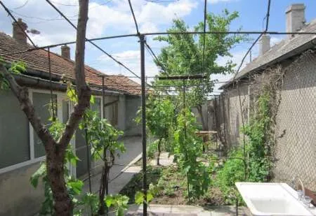Vand casa, garaj, spatiu comercial (total 355 m2) in Macin (jud.Tulcea) strada 1Decembrie  - Imaginea 11