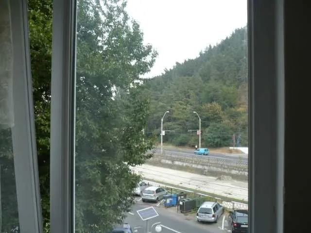 Ofer spre inchiriere apt 2 camere centru etaj 2 - Imaginea 5