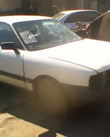 Dezmembrez audi 80 - Imaginea 1