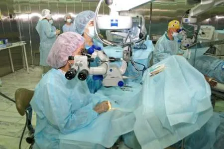 consultatii oftalmologice cu medicii clinicii,,Microchirurgia oghiului'' Academ Feodorov - Imaginea 1