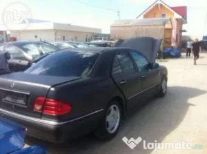 dezmembrez mercedes e-class
