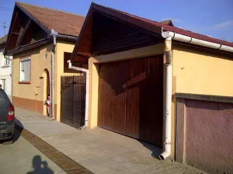CASA DE VANZARE IN DARLOS - Imaginea 1