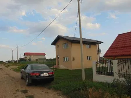 vand vila 150mp+30mp terasa la 15km de Branesti - Imaginea 2