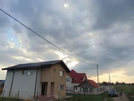 vand vila 150mp+30mp terasa la 15km de Branesti - Imaginea 4