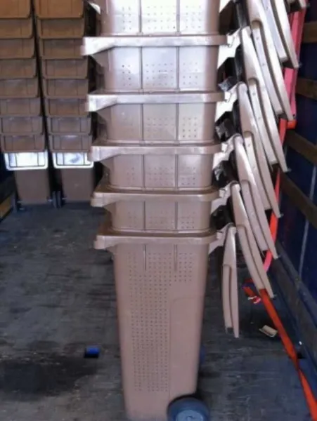Vindem din stoc pubele , europubele 120 litri, 140 litri second hand - Imaginea 11