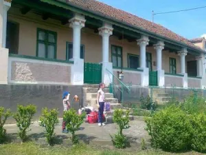 Vand casa la tara in comuna Miraslau