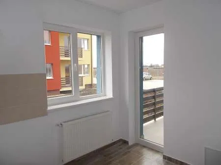 garsoniera cu 32 mp utili + terasa 6 mp, decomandata - Imaginea 6