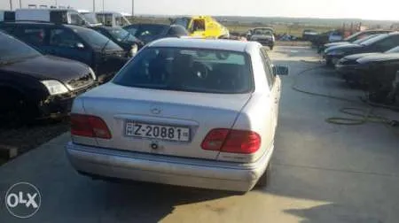 dezmembrez mercedes e 220 diesel - Imaginea 1