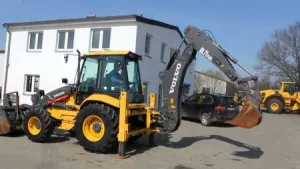 inchiriez buldoexcavator 