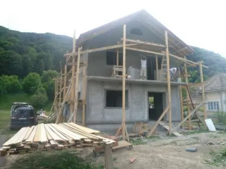 Construim case la rosu sau la cheie - Imaginea 1