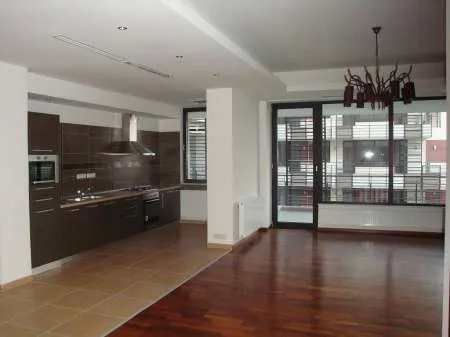 De vanzare apartament 3 camere, 125mp - Imaginea 1