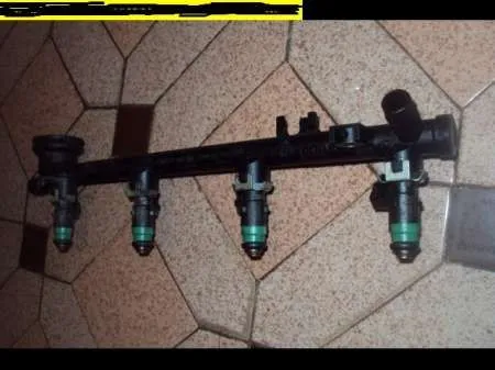 rampa injectoare renault laguna 2 , motor 1800 cm3 - Imaginea 2