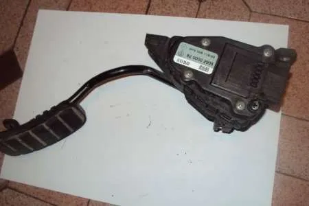 rampa injectoare renault laguna 2 , motor 1800 cm3 - Imaginea 5