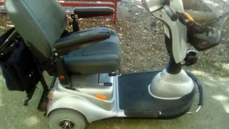 Vand scooter electric pentru persoane cu handicap sau batrani - Imaginea 2