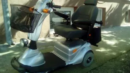 Vand scooter electric pentru persoane cu handicap sau batrani - Imaginea 3