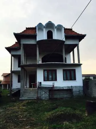 Vand vila cu 3 nivele cu utilitati - Imaginea 3