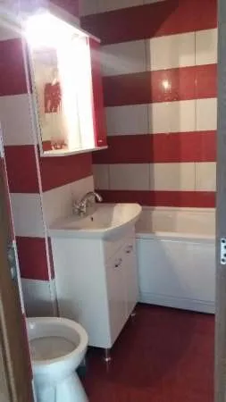 Apartament cu 2 camere, nou renovat - Imaginea 3