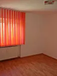 vand apartament 2 camere - Miniatura 11