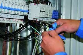 Maistru electrician execut instalatii electrice - Imaginea 1