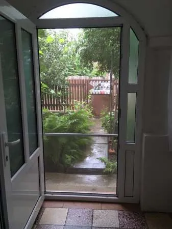 Casa de vanzare (curte 571mp) - central - Imaginea 10