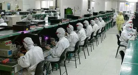 Angajam muncitori necalificati pentru fabrica de calculatoare din strainatate - Imaginea 1