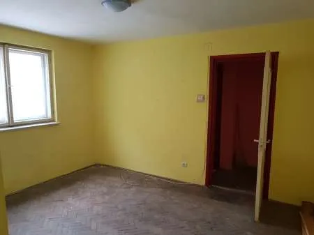 Vand Apartament 3 camere - Imaginea 2