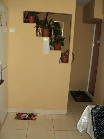 VAND APARTAMENT CU 2 CAMERE COMPLET MOBILAT - Imaginea 1