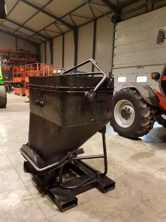 Cuva beton cu deschidere hidraulica  marca MANITOU  - Imaginea 1