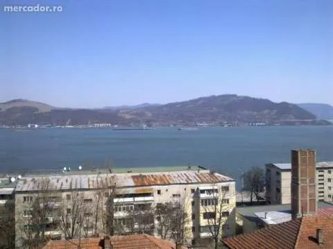 Vand casa in Orsova cu vedere spre Dunare - Imaginea 1