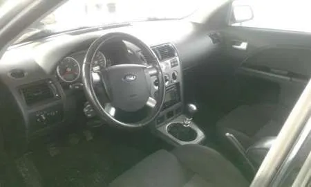 Dezmembrez Ford Mondeo hatchback an 2002 - Imaginea 2