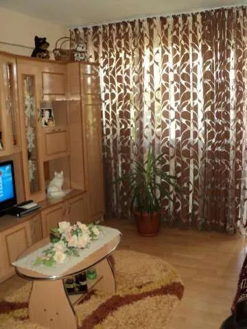 VAND APARTAMENT CU 2 CAMERE COMPLET MOBILAT - Imaginea 2