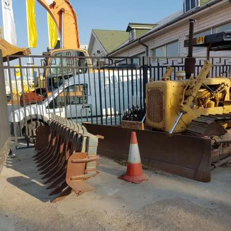 Buldozer Marca Caterpillar  Model D 4 , scarificator spate  - Imaginea 3