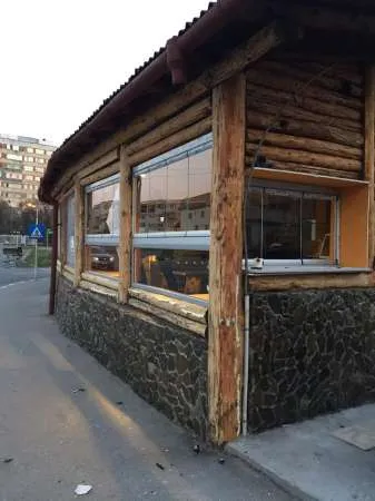 Inchideri de spatii cu sisteme glisante - Imaginea 1