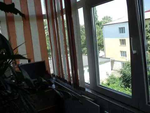 VAND APARTAMENT CU 2 CAMERE COMPLET MOBILAT - Imaginea 6
