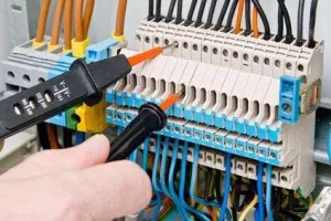 ECHIPAMENTE SI LUCRARI DE INSTALATII ELECTRICE