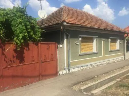 Casa Samnartin langa scoala veche, teren 700mp - Imaginea 1