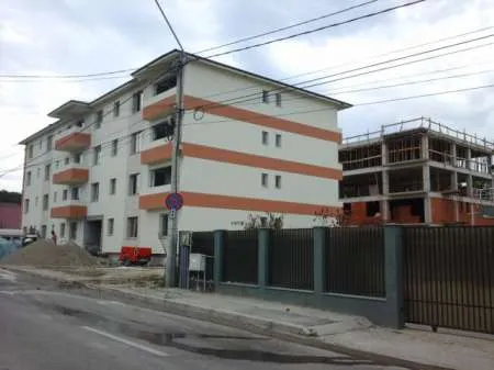 Apartamente cu 2 si 3 camere in Gavana - Pitesti - Imaginea 1
