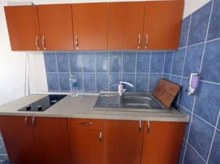 Inchiriere Cabana Bradu - 3 camere, 2 bai si o bucatarie - Imaginea 2