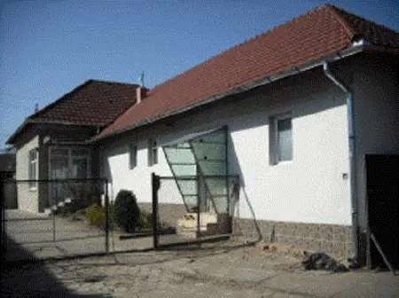 casa de vanzare complect renovata si mobilata - Imaginea 1