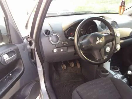 Mitsubishi Colt - Imaginea 5