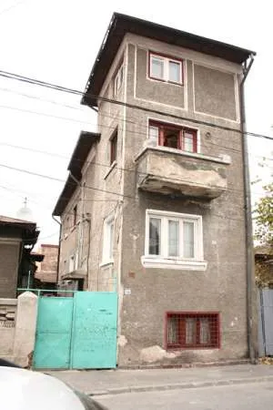 260 mp, Vila Titulescu, 3 apartamente - Imaginea 1