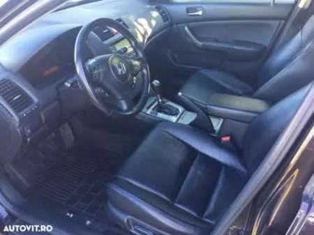 Vand Honda Accord, 2.0 Benzina, A/T - Imaginea 4