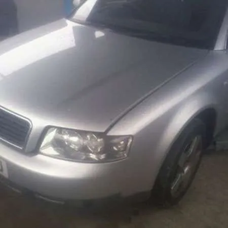 Dezmembrez Audi A4 2, 5 TDI 163cp aym 2002 - Imaginea 1