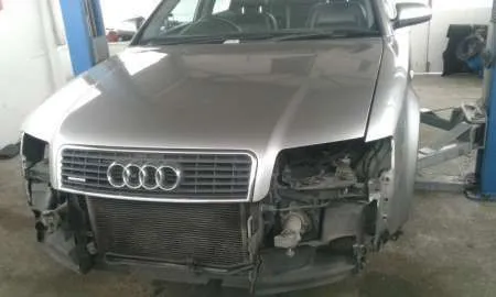 Dezmembrez  Audi A4 Quattro, an 2002 - Imaginea 3