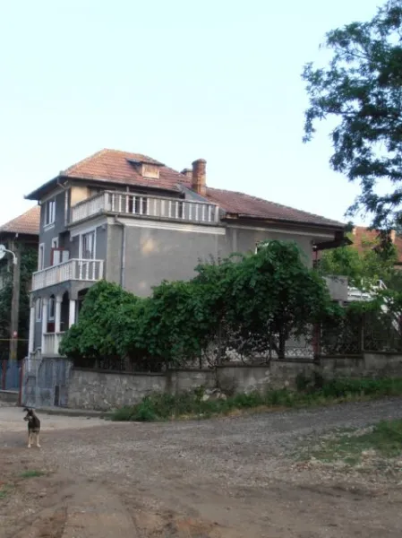 Se vinde 1/ 2 casa in Hunedoara zona Chizid - Imaginea 2