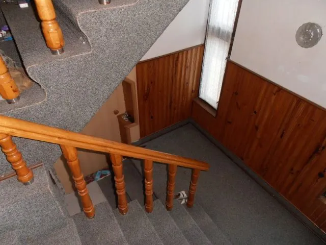 Se vinde 1/ 2 casa in Hunedoara zona Chizid - Imaginea 3