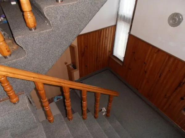 Se vinde 1/ 2 casa in Hunedoara zona Chizid - Imaginea 3